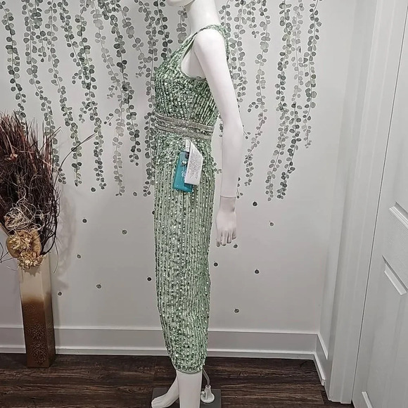 Mac Duggal SEQUINED SLEEVELESS V-NECK MIDI SHEATH DRESS Sz 2 - Picture 5 of 9